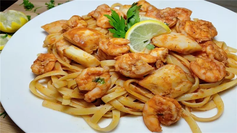  طريقة عمل مكرونة السي فود بالصوص الأبيض في مطبخك