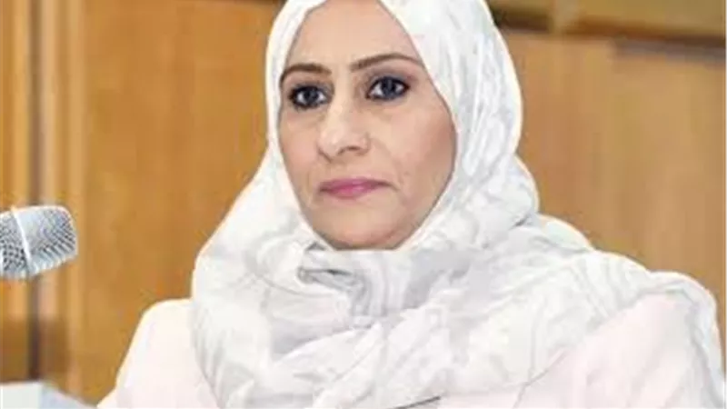 عزيزة الطائية | شاعرة عمانية تخصصت في أدب الطفل وثقافته