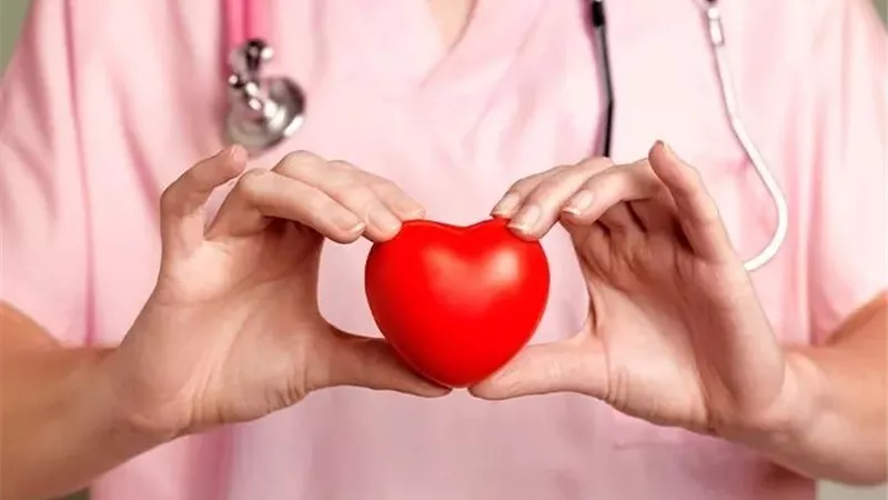 ليه بتحس أن قلبك مقبوض.. جمال شعبان يكشف السبب العلمي وراء ذلك 