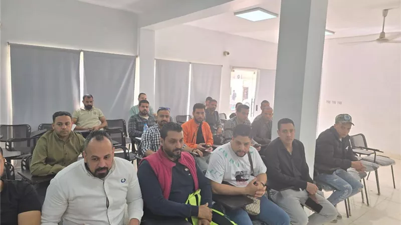 رواتب شهرية تصل إلى 2000 درهم إماراتي.. بدء إختبارات العمال المُرشحين للعمل بالإمارات