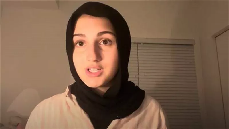 ابنة حلا شيحة تظهر بالحجاب.. ماذا قالت لها أمها وكيف استقبلها الجمهور؟