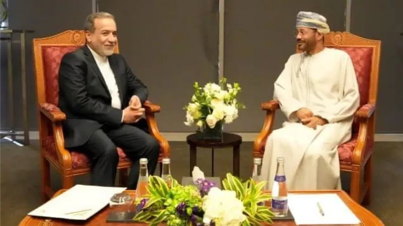 عراقجي يشيد بموقف سلطنة عمان حيال القضايا المشتركة و يوجهه شكره لوزير الخارجية