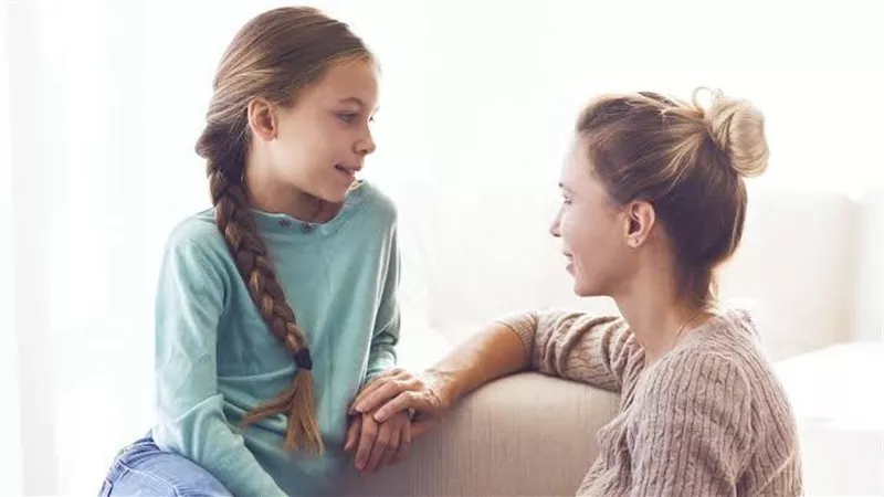 8 خطوات لحماية ابنتك المراهقة من مخاطر السوشيال ميديا