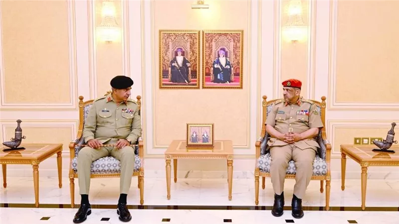 مذكرة تفاهم بين عُمان وباكستان للتعاون في المجالات الأكاديمية العسكرية