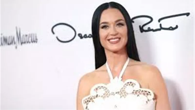 من النساء الخمسة اللاتي رافقن كاتي بيري في رحلة للفضاء؟