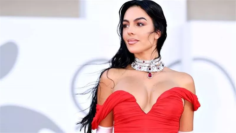 وشم جورجينا رودريجيز يشعل الجدل عبر السوشيال.. والجمهور يعلق: خايفة من الحسد 