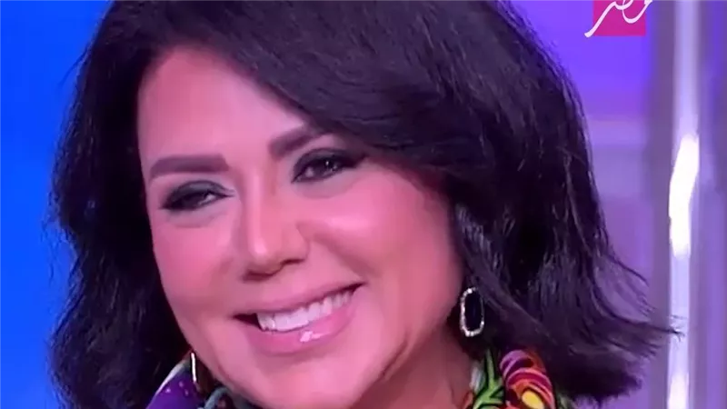 رانيا يوسف: ملابس رقصي محتشمة وأنصح بناتي بعدم التسرع بالزواج 
