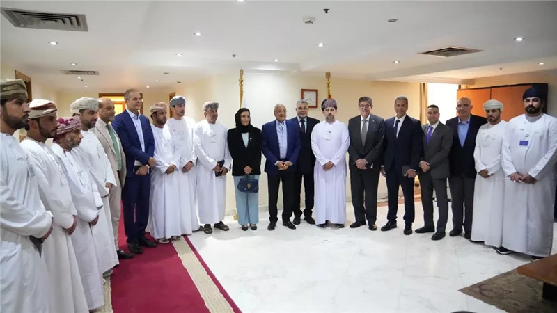 وفد رجال الأعمال العماني يبحث التعاون الاستثماري مع اتحاد الغرف التجارية المصرية