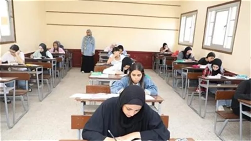 التعليم تتيح نماذج استرشادية لامتحانات الثانوية العامة السبت