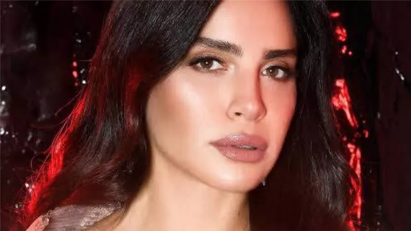 آمال ماهر تكشف مفاجأة عن ألبومها الجديد وتوجه رسالة إلى أحلام
