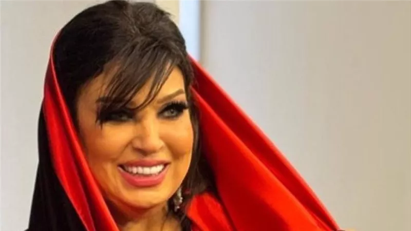 بتورتة خمسة مواه.. فيفي عبده تحتفل بعيد ميلادها الـ 72