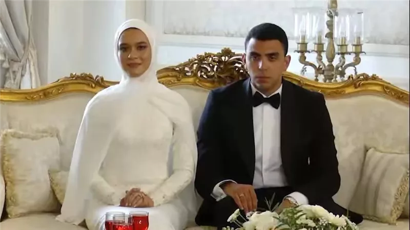  الرئيس السيسي يحضر عقد قران ابنة أحد شهداء الشرطة تلبية لدعوتها