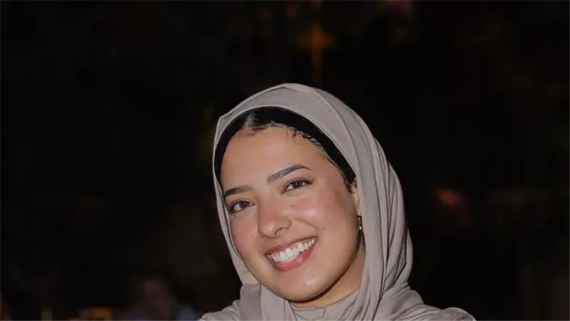 Señas Universales قاموس إلكتروني لتعليم لغة الإشارة باللغتين العربية والإسبانية