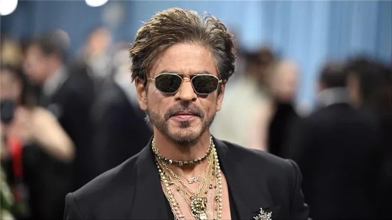 صحفية تحرج شاروخان في Met Gala 2025.. والجمهور في حالة غضب