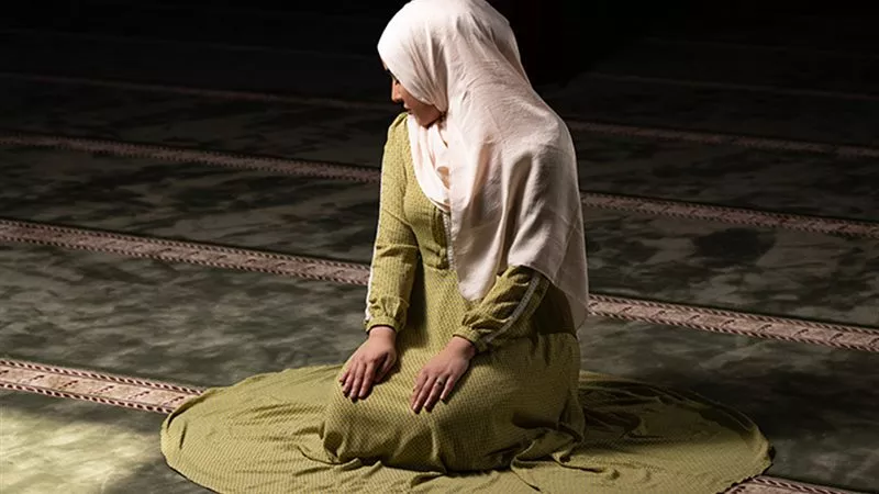 لماذا فرض الله الحجاب على المرأة دون الرجل؟.. الإفتاء تجيب