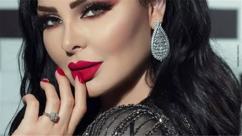 ديانا كرزون تشعل حفل اليابان تحت أنظار ولي العهد الأردني الأمير الحسين 