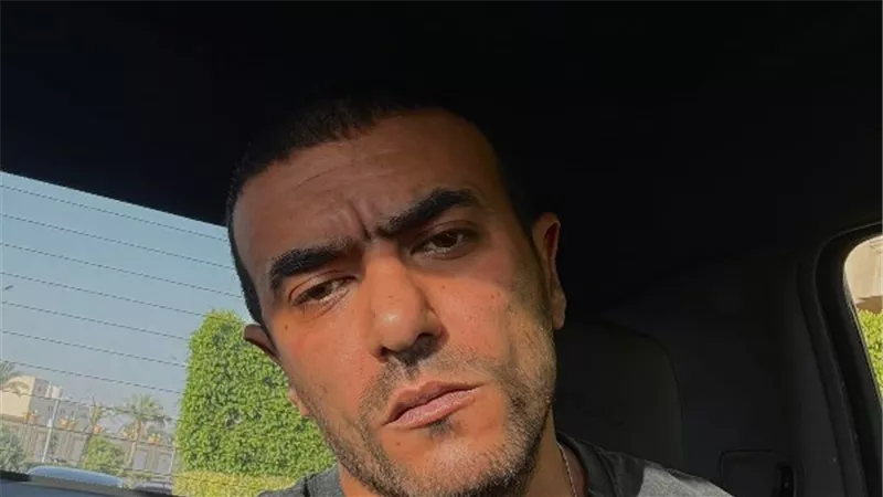 أحمد العوضي يفاجئ جمهوره بإطلالة جديدة ومثيرة عبر فيسبوك