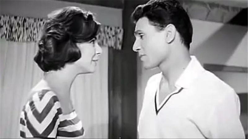 نجل شقيق عبد الحليم حافظ يكشف سر زواج العندليب بـ سعاد حسني 