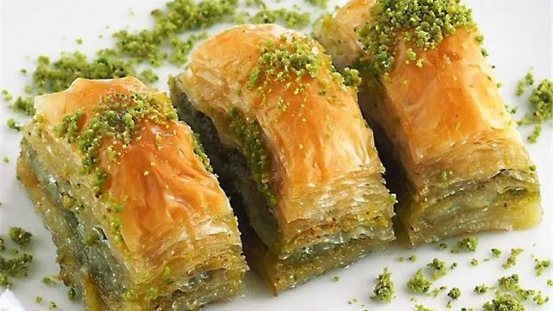  مقرمشة ولذيذة .. طريقة عمل البقلاوة بالمكسرات مثل المحلات 