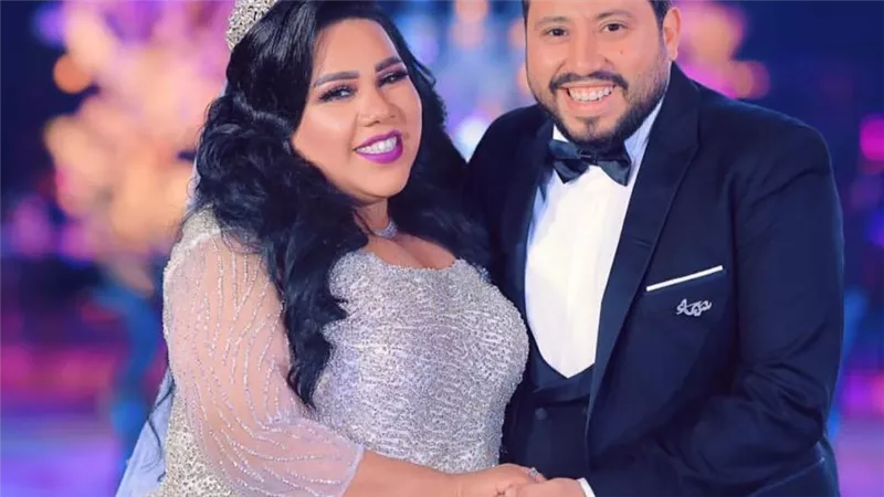 رسالة غامضة وإلغاء متابعة من شيماء سيف تشعل الجدل بشأن انفصالها عن زوجها 