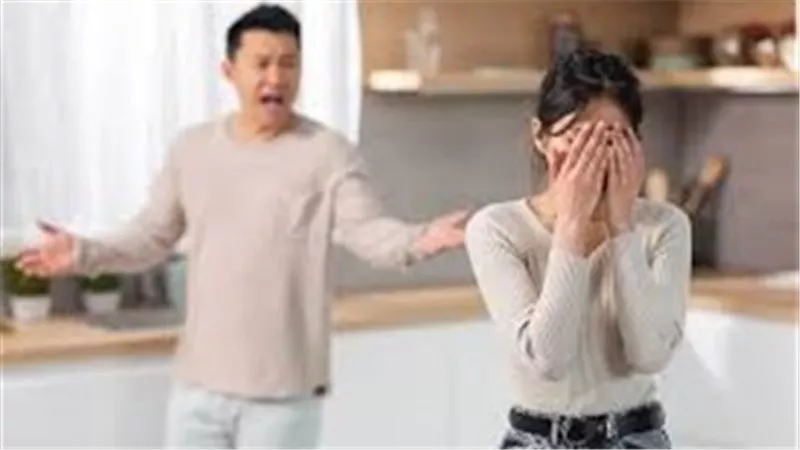 هل أستمر مع زوجي رغم الإهانة من أجل أطفالي؟