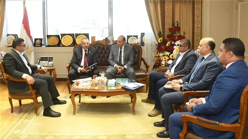 وزير الاسكان ومحافظ جنوب سيناء يتابعان المشروعات المشتركة بالمحافظة