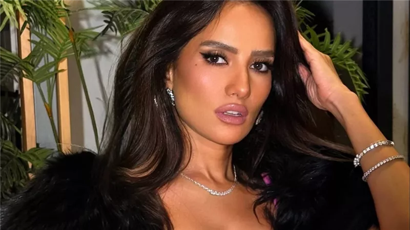 الكلاب تطارد الفنانين.. كلب يعض نجل زينة وعيادة بيطرية تشعل عمارة مشيرة إسماعيل 