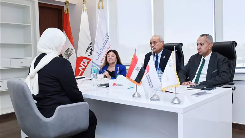 المشرف على 