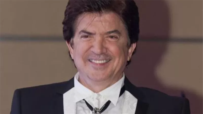وليد توفيق يرد على المطالبين باعتزاله بسبب تقدمه في السن