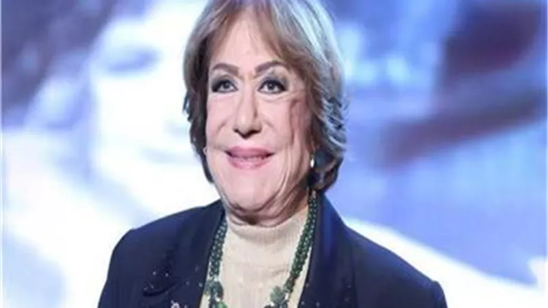 بدموع وكلمات مؤثرة نجوم الفن ينعون سميحة أيوب