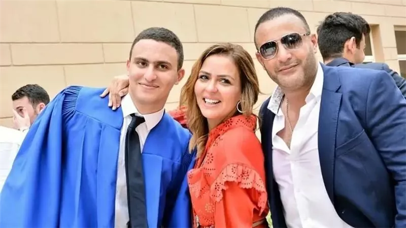 ياسين السقا يحذف صوره مع والدته بعد أنباء زواجها 