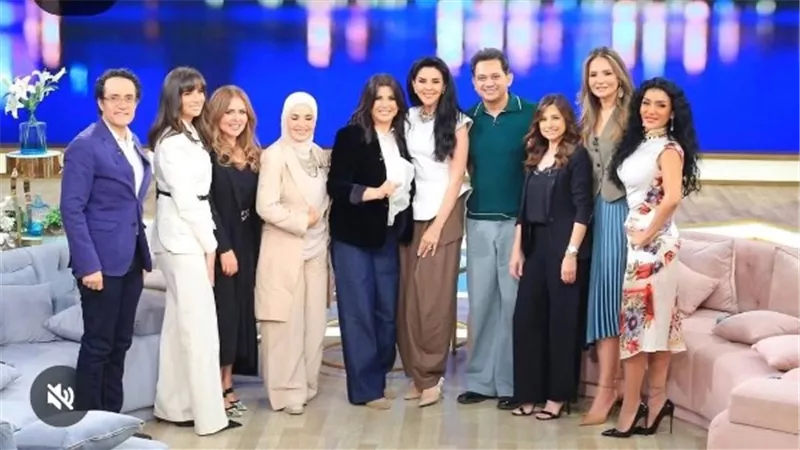 بعد أزمتها الاخيرة.. أول ظهور لـ«مها الصغير» مع الفنان أحمد السقا 