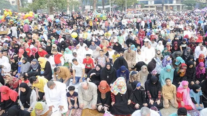 كيف تُصلي عيد الأضحى كما ورد في السُنة؟..  « الإفتاء تُجيب »