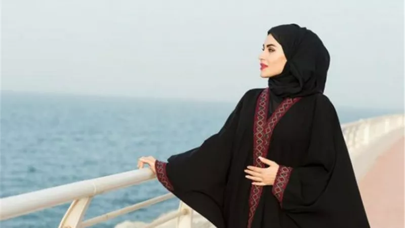  تفسير حلم شراء العباية  في المنام للعزباء والمتزوجة والحامل 