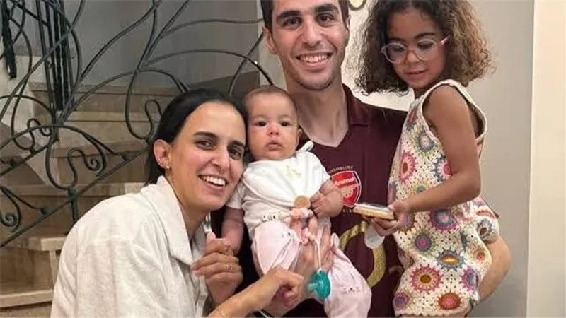 علي فرج وزوجته نور الطيب يعتزلان الاسكواش بعد ولادة طفلهما الثاني 