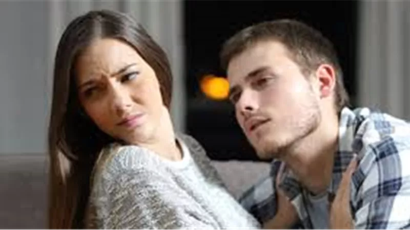 زوجتي ترفض العلاقة الحميمة بسبب خيانة قديمة.. ماذا أفعل؟