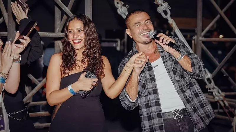 جانا عمرو دياب في الاستديو لتسجيل أغنية جديدة ... هل رافقها والدها؟