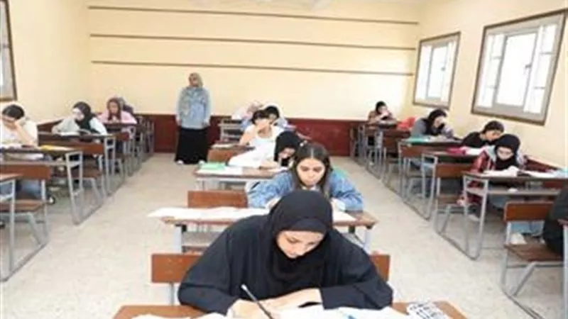 محافظ الإسكندرية يعتمد نتيجة الشهادة الإعدادية 2025 ويكرّم الأوائل