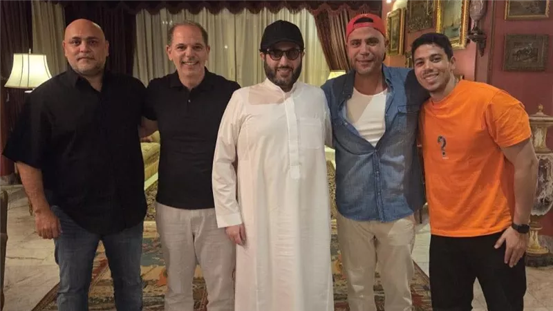 تركي آل الشيخ يكشف تفاصيل زيارته إلى عادل إمام: يتمتع بصحة جيدة 