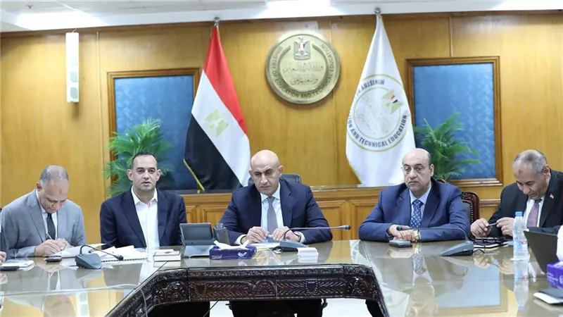 وزير التعليم يواصل متابعة غرفة عمليات امتحانات الثانوية العامة للعام الدراسي 2024/2025 