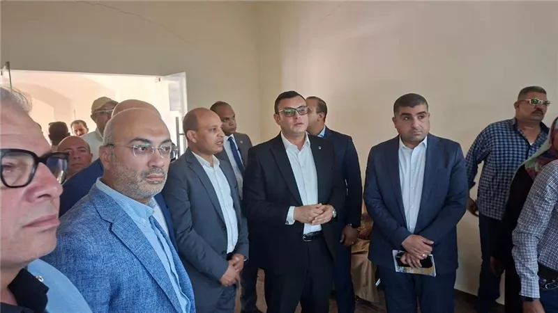 وزير الإسكان يتفقد المركز التكنولوجي لخدمة المواطنين بجهاز مدينة بدر ويتابع موقف المشروعات بالمدينة