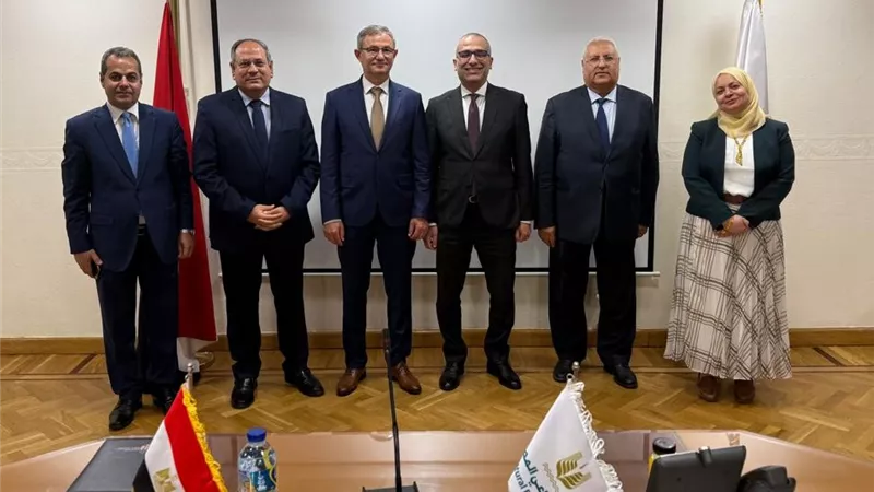 البنك الزراعي يستقبل وزير زراعة جمهورية صربيا لتعزيز التعاون 
