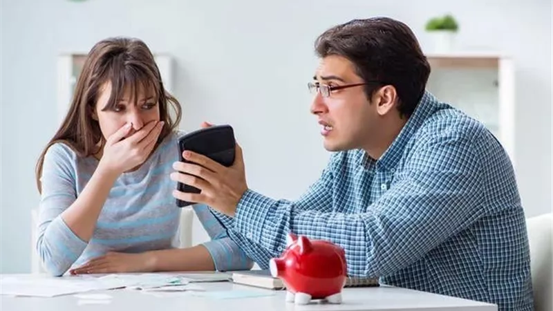 التعامل مع الزوج البخيل.. خطوات هادئة لإدارة المال وحماية استقرار الحياة الزوجية
