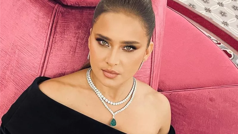 حلم غريب أنقذها.. قصة إصابة نيللي كريم بورم في الوجه