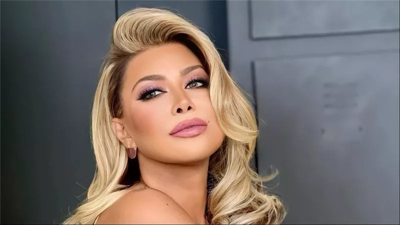 نوال الزغبي تعلن تأجيل طرح أحدث أغانيها لهذا السبب