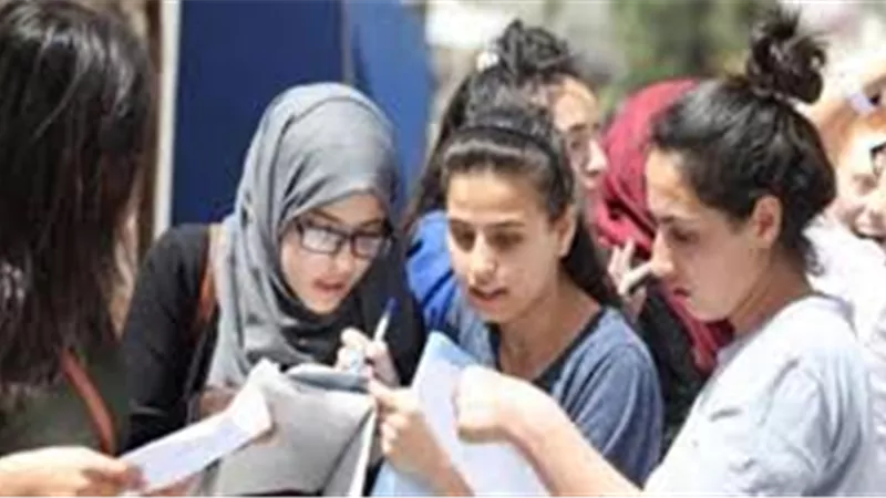 امتحانات الثانوية العامة.. الفيزياء صعب والتاريخ سهل