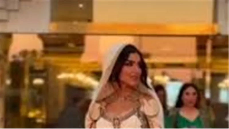 الفنانة مي عمر توجه رسالة حب إلى جمهور تونس