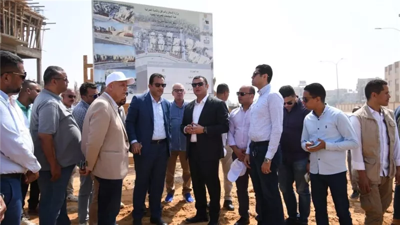 وزير الإسكان يتفقد الطرق والمحاور ومشروع ديارنا السكني بالعاشر من رمضان