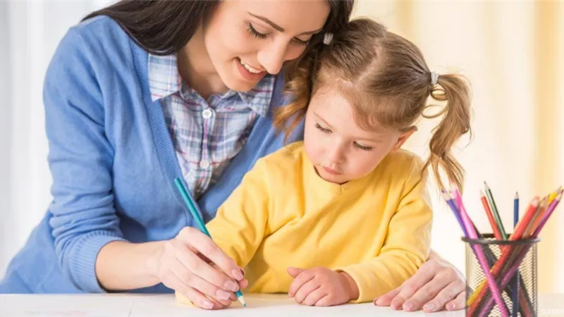 كيف تطلب من طفلك طلب بطريقة إيجابية؟.. الصحة توضح 