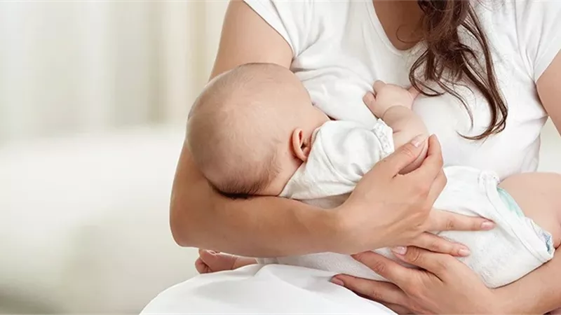 الصحة: الرضاعة الطبيعية أكثر فعالية لعلاج الصفراء الفسيولوجية